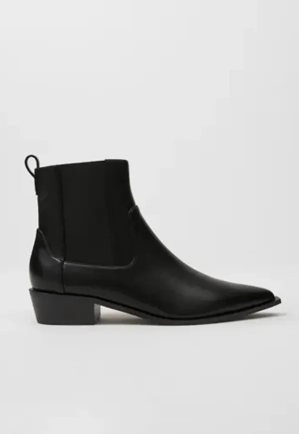 Nelly - Svart - Flat Regular Chelsea Boot