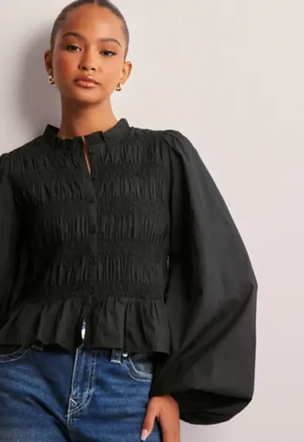 Nelly - Svart - Flirty Smock Blouse