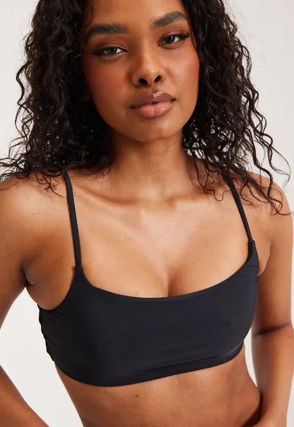 Nelly - Svart - Glassy Bikini Top