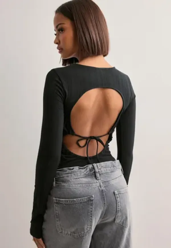 Nelly - Svart - Gorgeous Back Focus Top