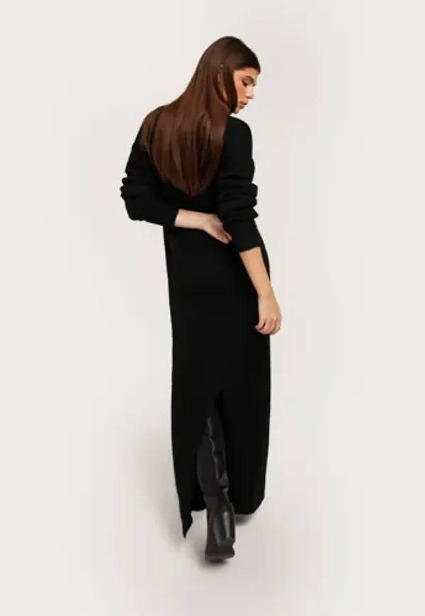 Nelly - Svart - Loose Fuzzy Knit Dress