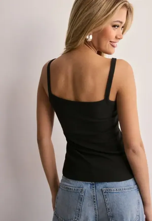 Nelly - Svart - Lovely Strap Top