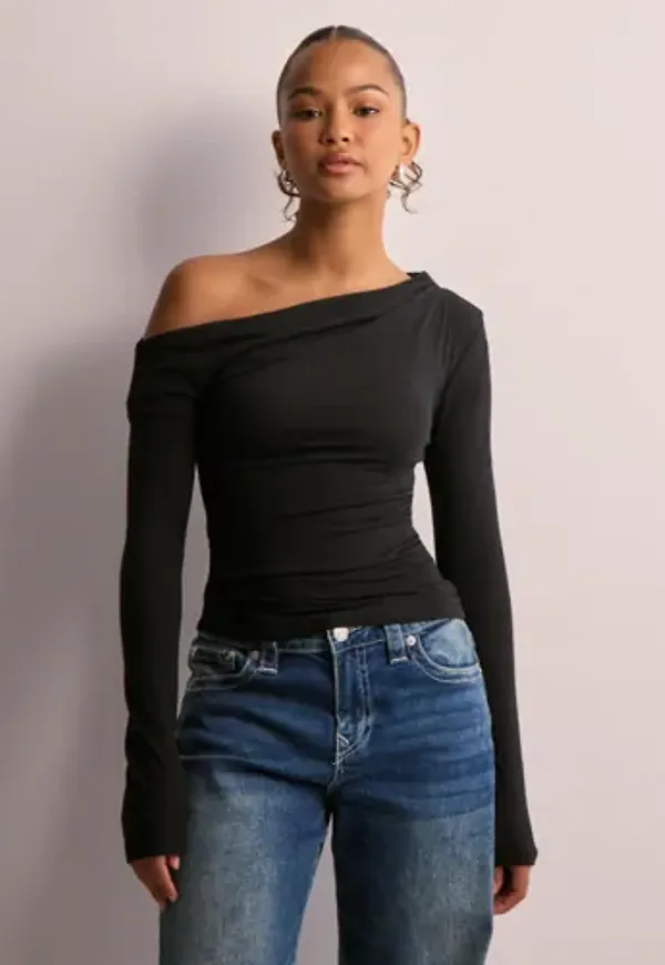 Nelly - Svart - Luxurious Ultra Soft Shoulder Top