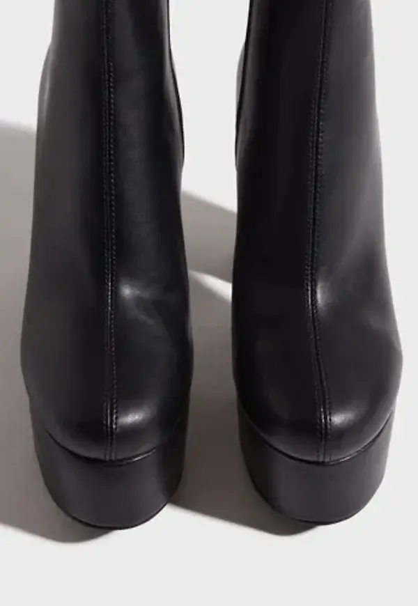 Nelly - Svart - Make Way Ankel Boot