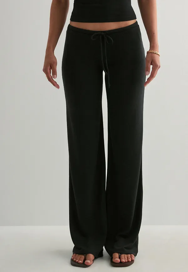 Nelly - Svart - My Chill Pants