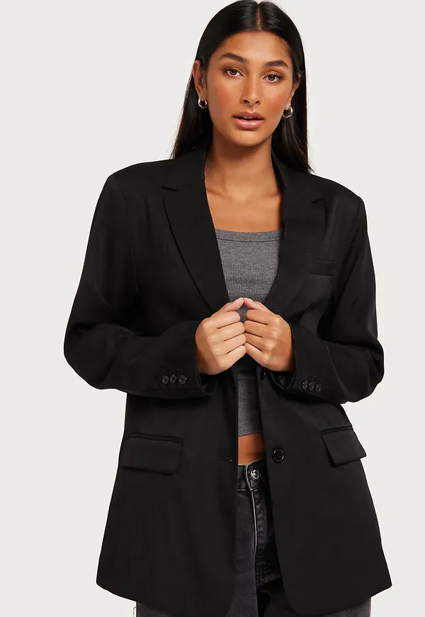 Nelly - Svart - Oversized Blazer