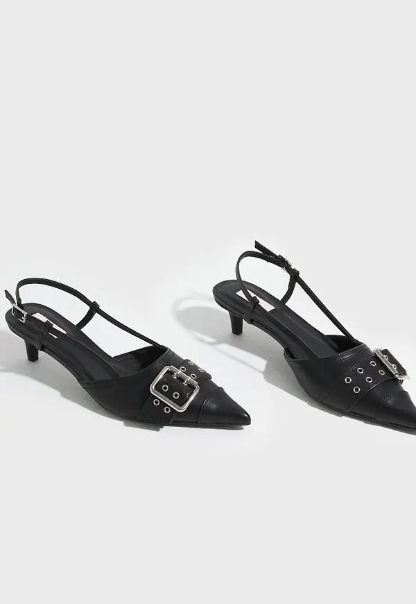 Nelly - Svart - Pointy Buckle Slingback