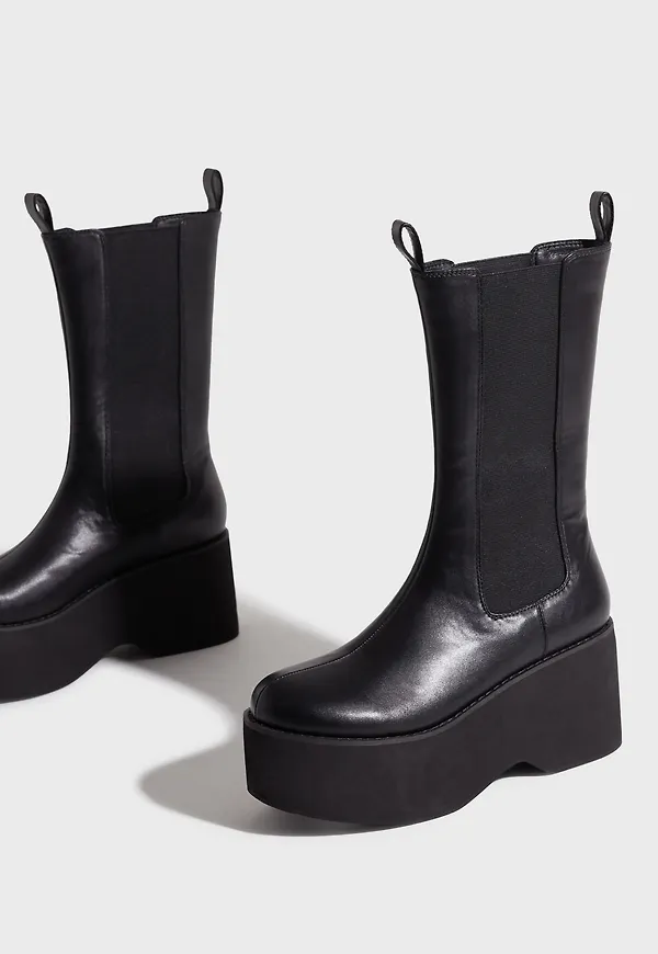 Nelly - Svart - Rebellious Chelsea Boot