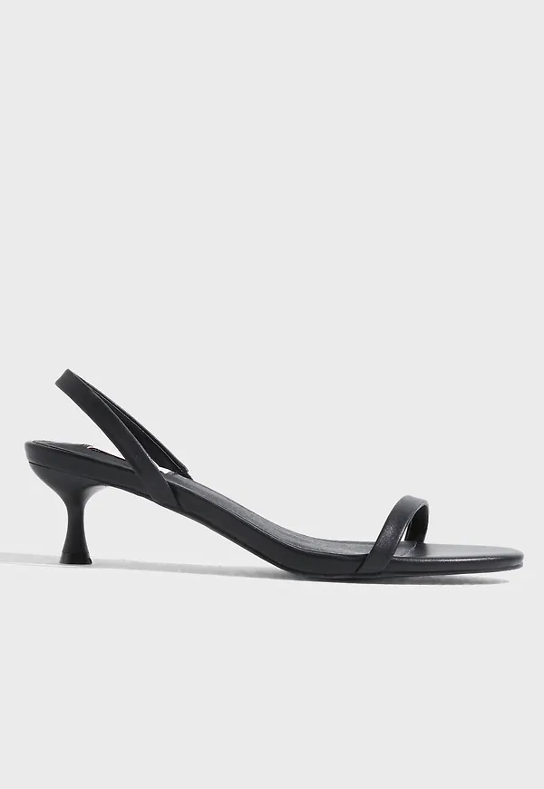 Nelly - Svart - Simplicity Strap Heel