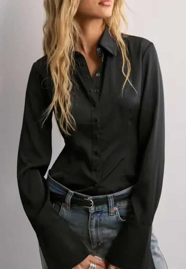 Nelly - Svart - Slim Fitted Satin Shirt