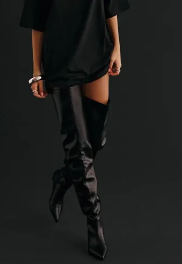 Nelly - Svart - Thigh High Scrunch Boot
