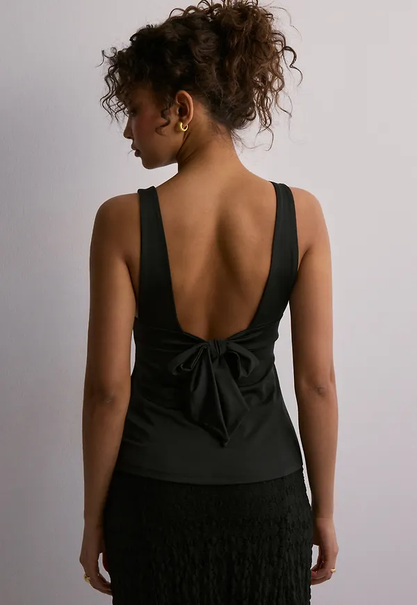 Nelly - Svart - Tie Back Top