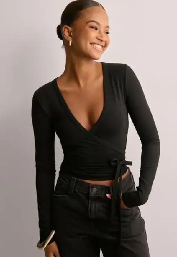 Nelly - Svart - Tie Wrap Soft Top