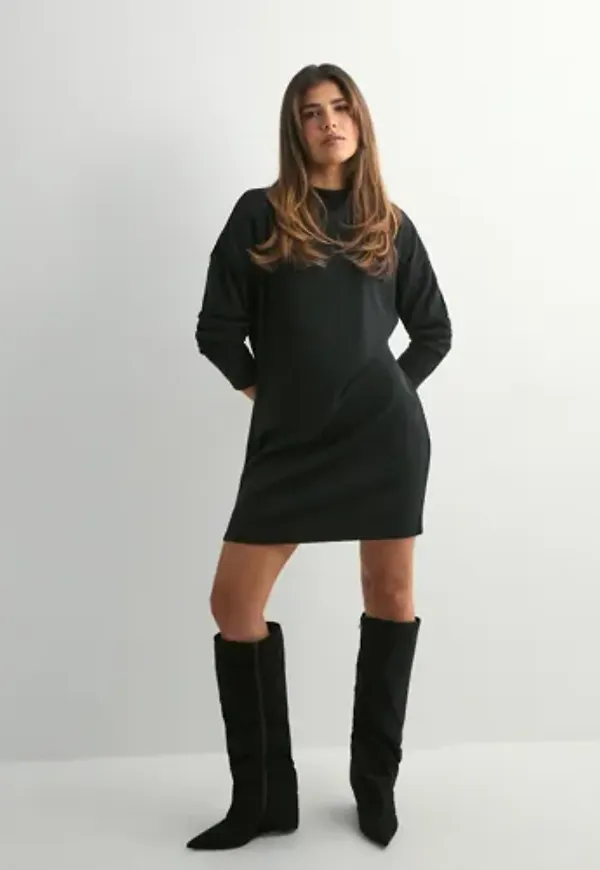 Nelly - Svart - Turtle Neck Loose Dress