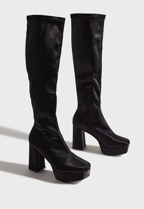 Nelly - Svart - Under Knee Plateau Boot