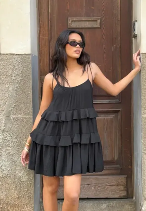 Nelly - Svart - Volume Flounce Dress