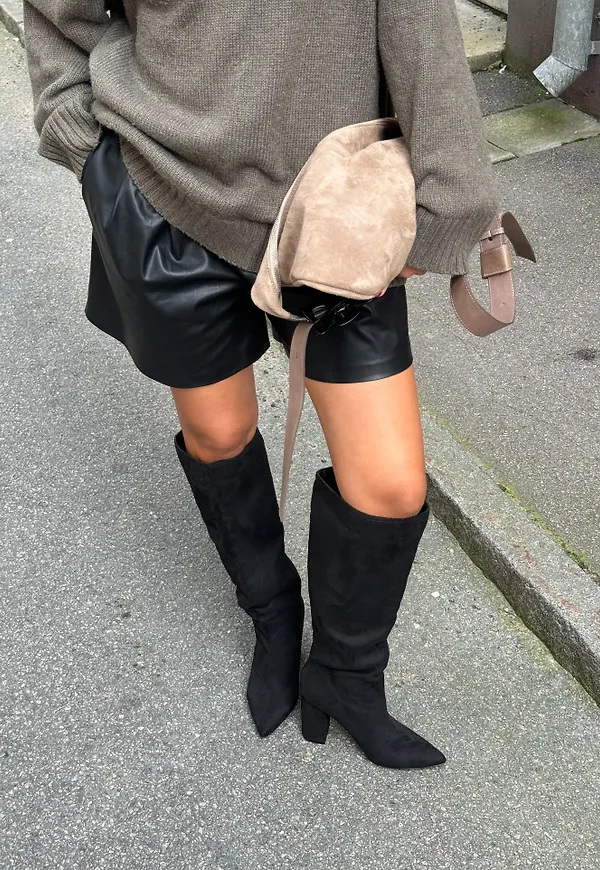Nelly - Svart - Wide Knee High Boot