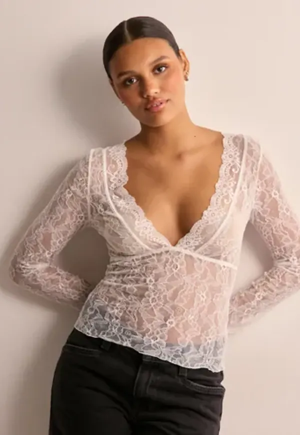 Nelly - Vit - Gorgeous Lace LS Top