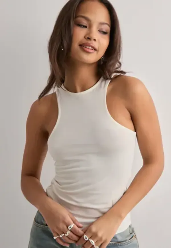Nelly - Vit - Perfect Tank Top