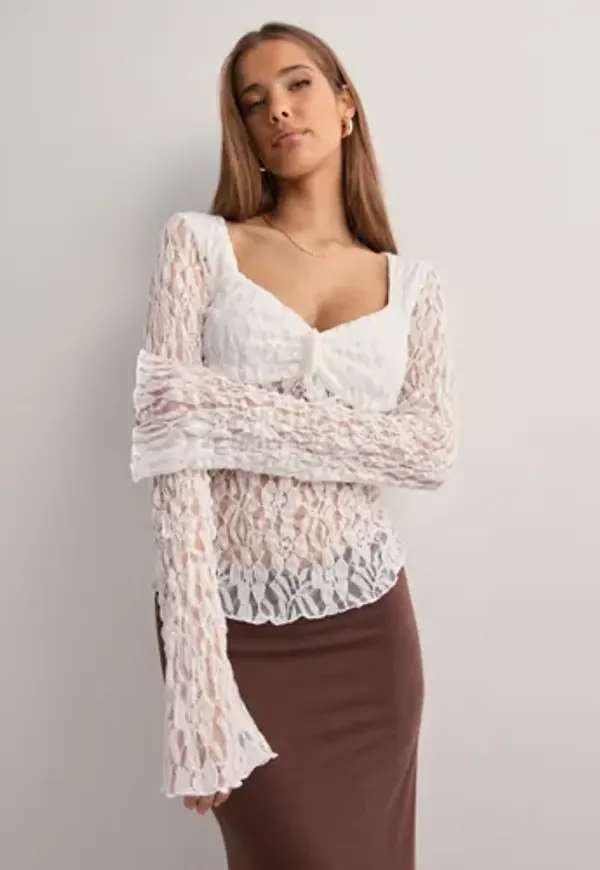 Nelly - Vit - Romantic Lace Top