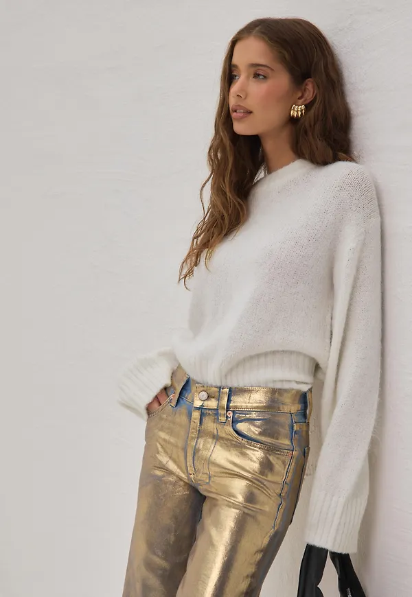 Nelly - Vit - Straight Fuzzy Knit Sweater