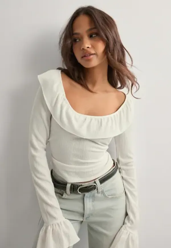 Nelly - Vit - Stunning Frill Blouse Top