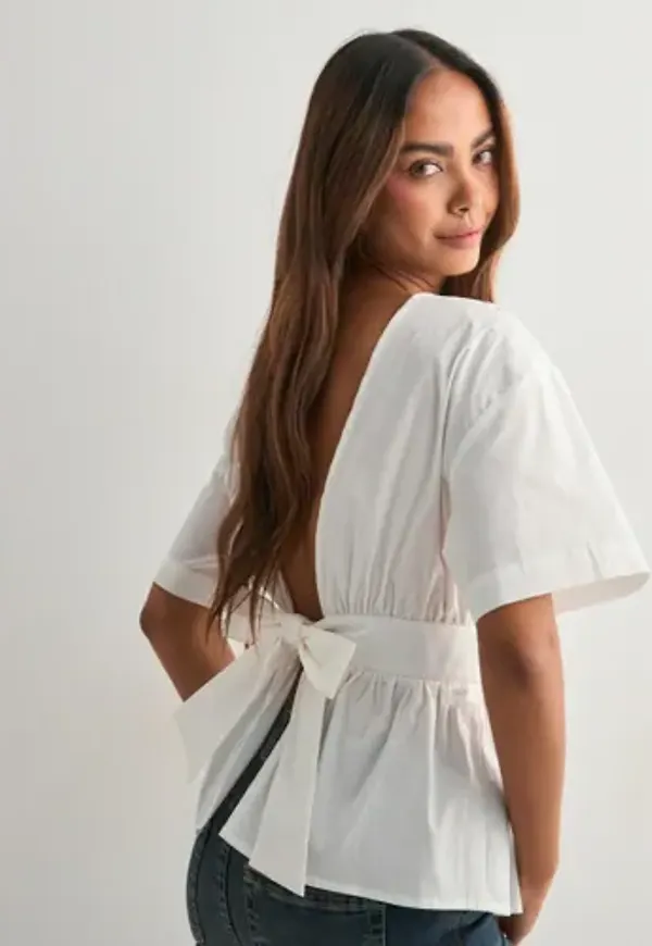 Nelly - Vit - Tied Short Sleeve Top