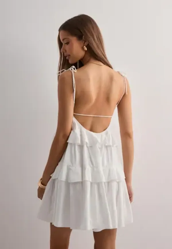 Nelly - Vit - Volume Flounce Dress