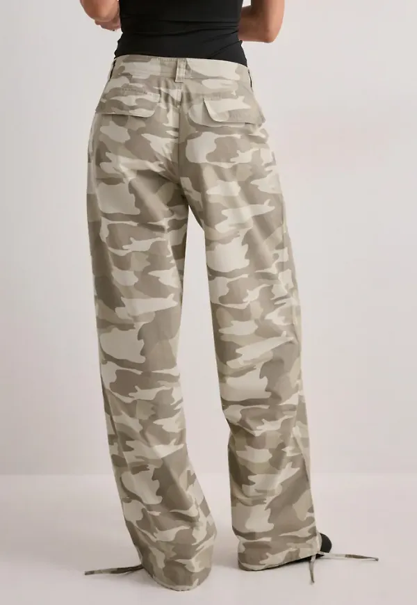 Nelly - Beige - Camo Cargo Pants