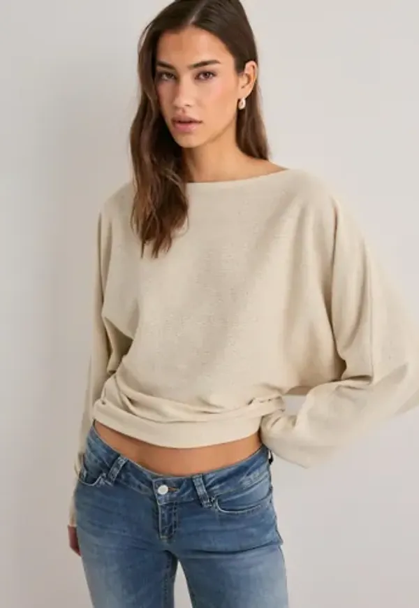 Nelly - Beige - Effortless Knit LS Sweater