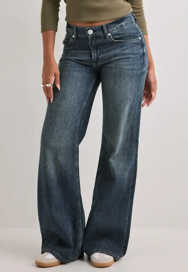 Nelly - Blå - Loose Flare Jeans