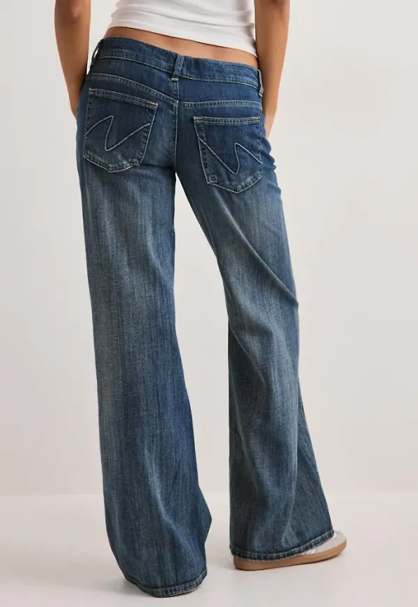 Nelly - Blå - Low Loose Flare Jeans