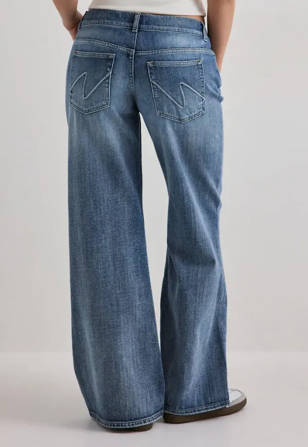 Nelly - Blå - Low Loose Flare Jeans