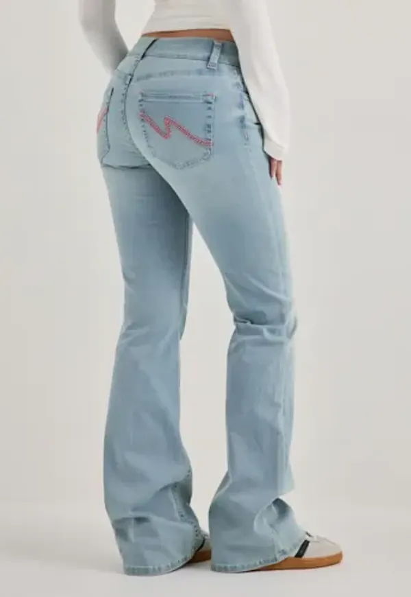 Nelly - Blå - Low Waist Bootcut Stitch Jeans