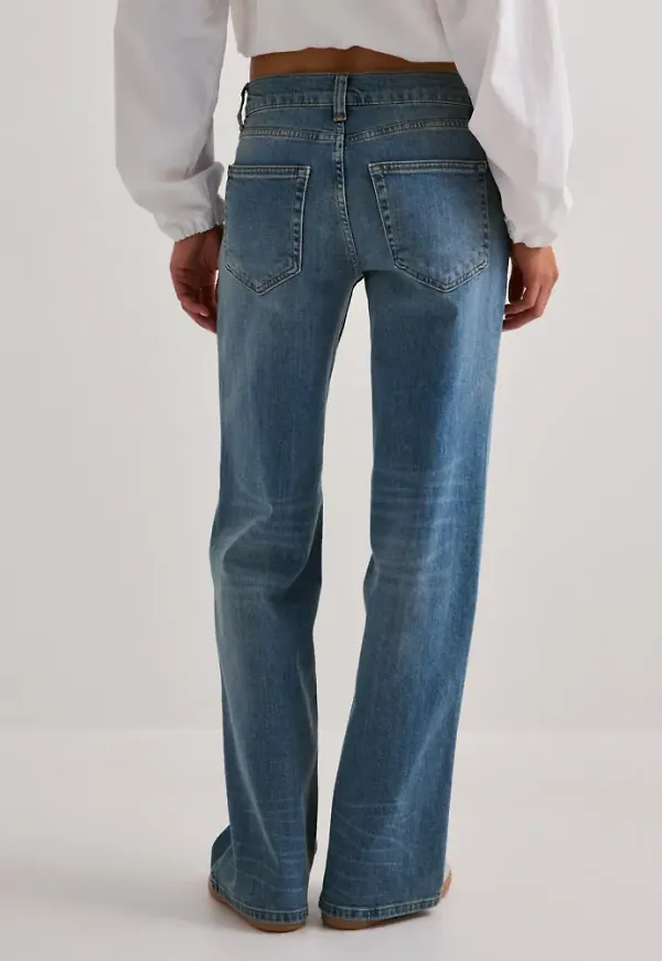 Nelly - Blå - Low Waist Loose Jeans