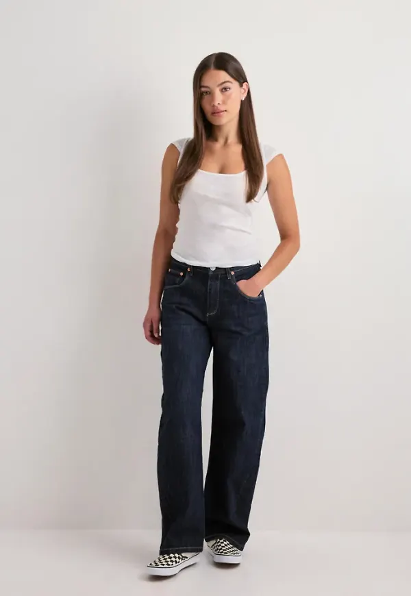 Nelly - Blå - Twisted Barrel Buckle Jeans