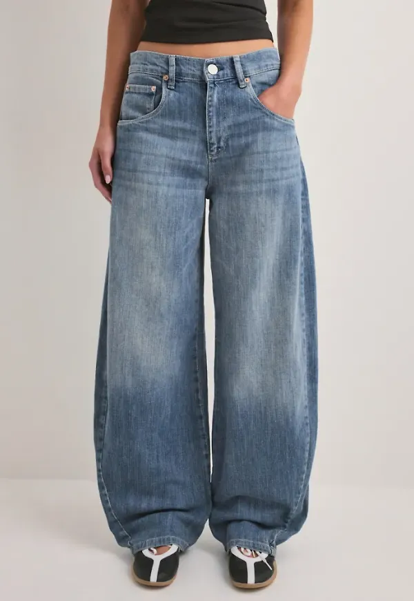 Nelly - Blå - Twisted Barrel Buckle Jeans