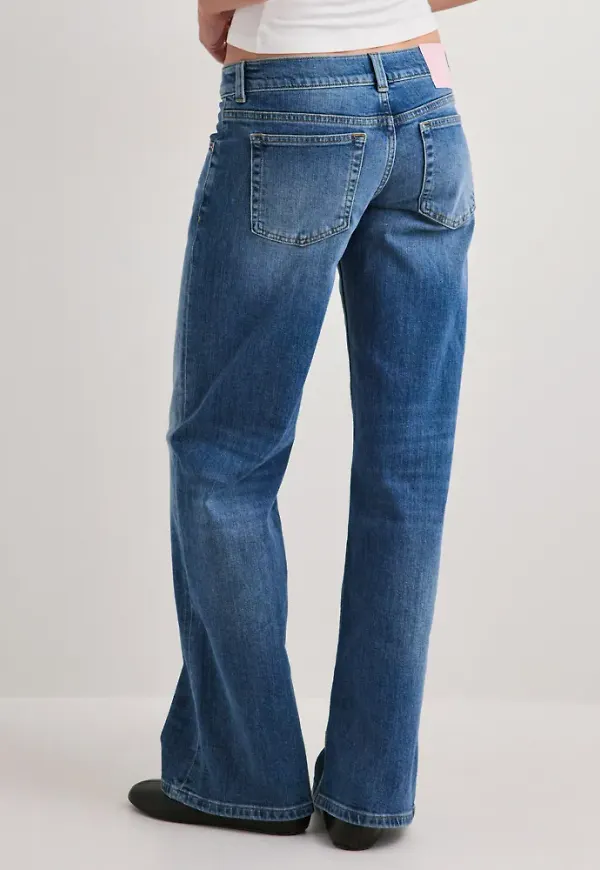 Nelly - Blå - Ultra Low Waist Loose Jeans