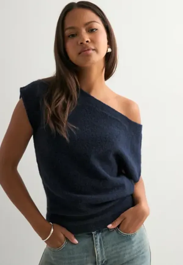 Nelly - Blå - Wide Neck Knit Top