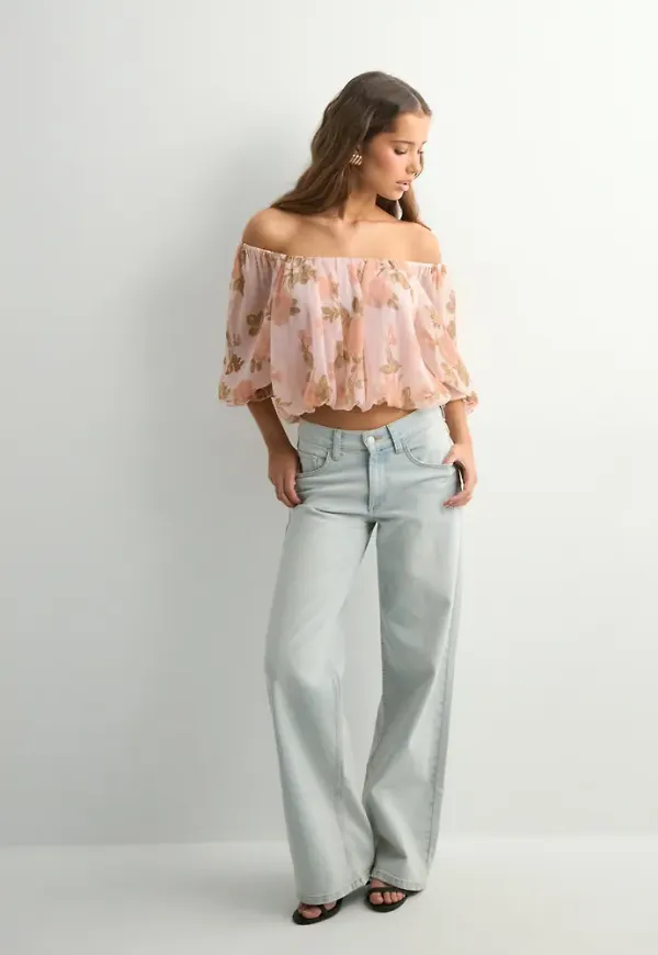 Nelly - Blommig - Floral Bouquet Blouse