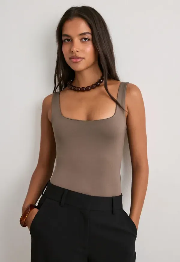 Nelly - Brun - Built In Bralette Square Body