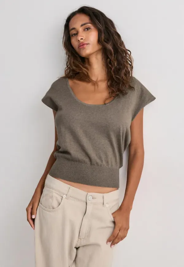 Nelly - Brun - Deep Neck Knit Top