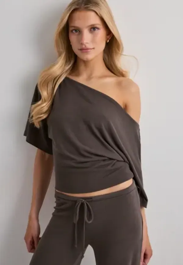 Nelly - Brun - My Chill Shoulder Top