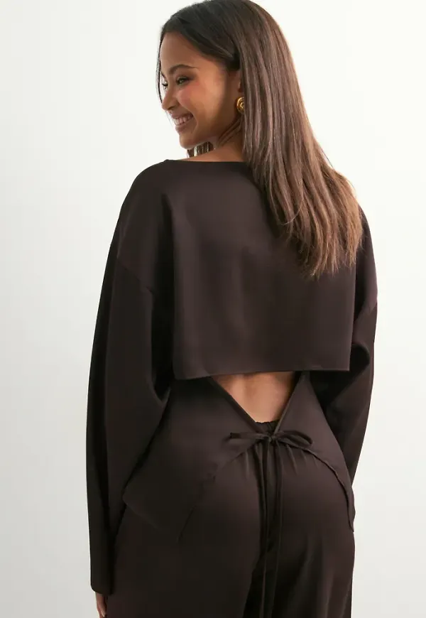 Nelly - Brun - Sassy Satin Blouse