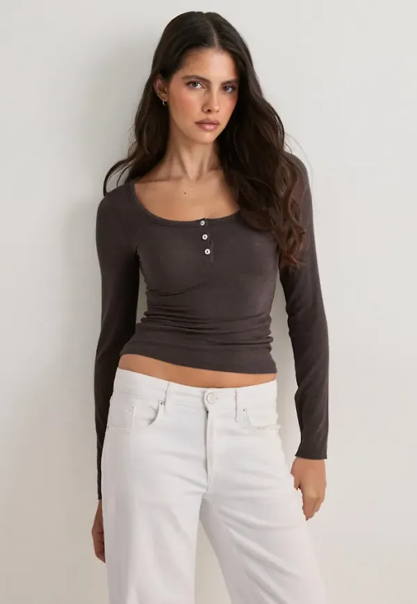Nelly - Brun - Soft Wool Blend Button Top