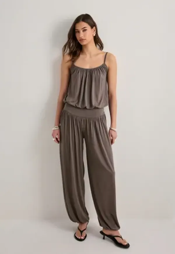 Nelly - Brun - Stunning Flowy Jumpsuit