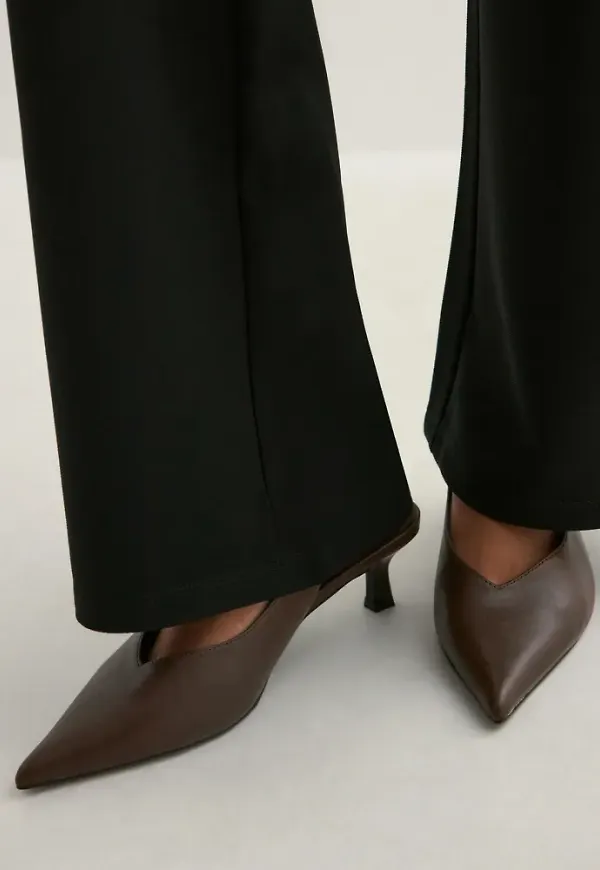 Nelly - Brun - Thin V-Shape Slingback
