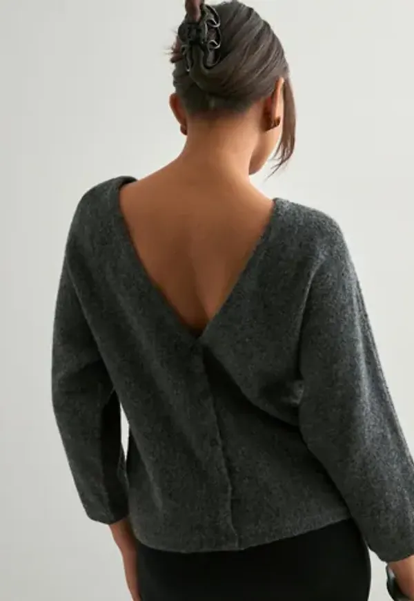 Nelly - Grå - Back V-neck Knit Cardigan