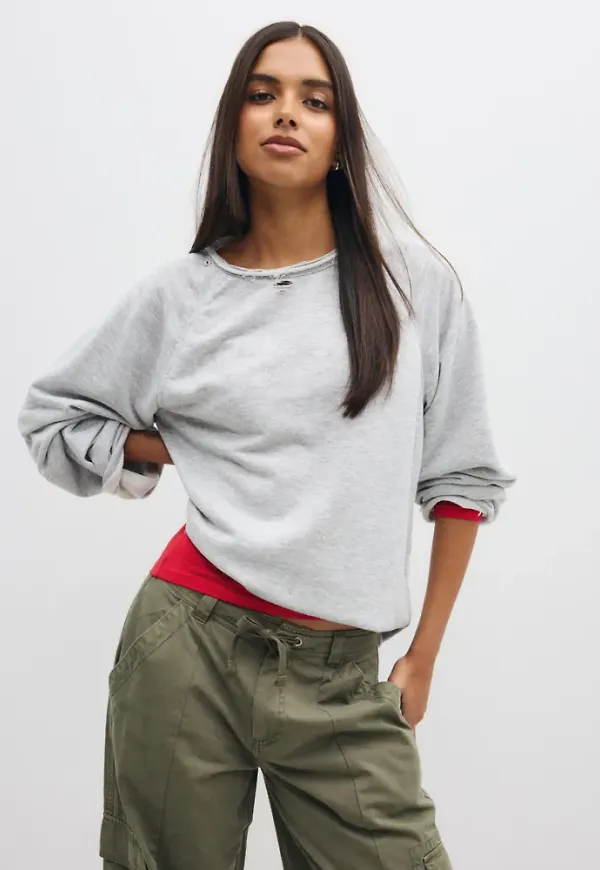 Nelly - Grå - Distressed Raglan Sweat