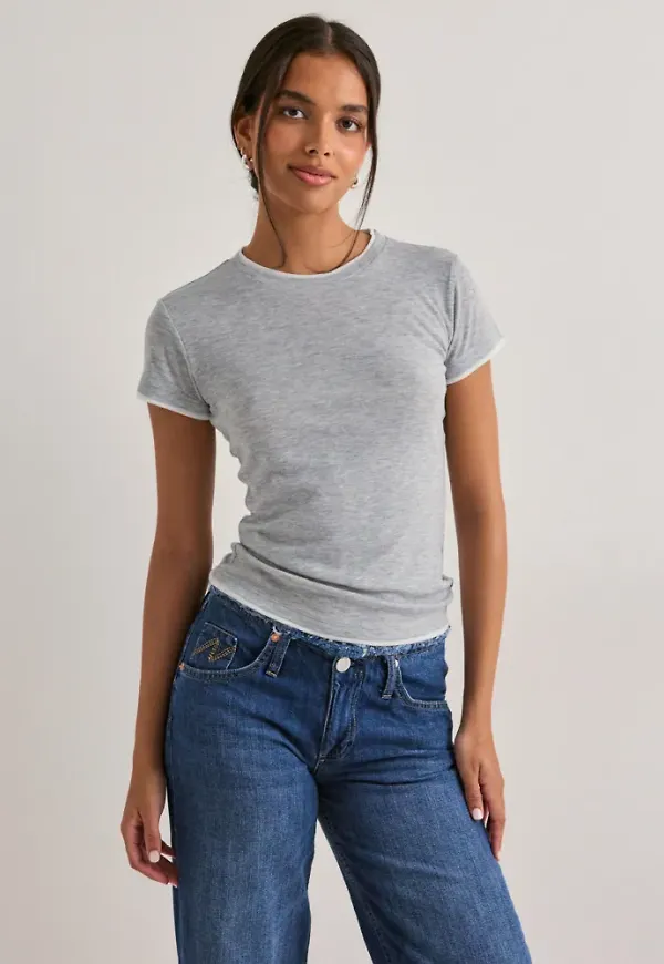 Nelly - Grå - Double Look Tee